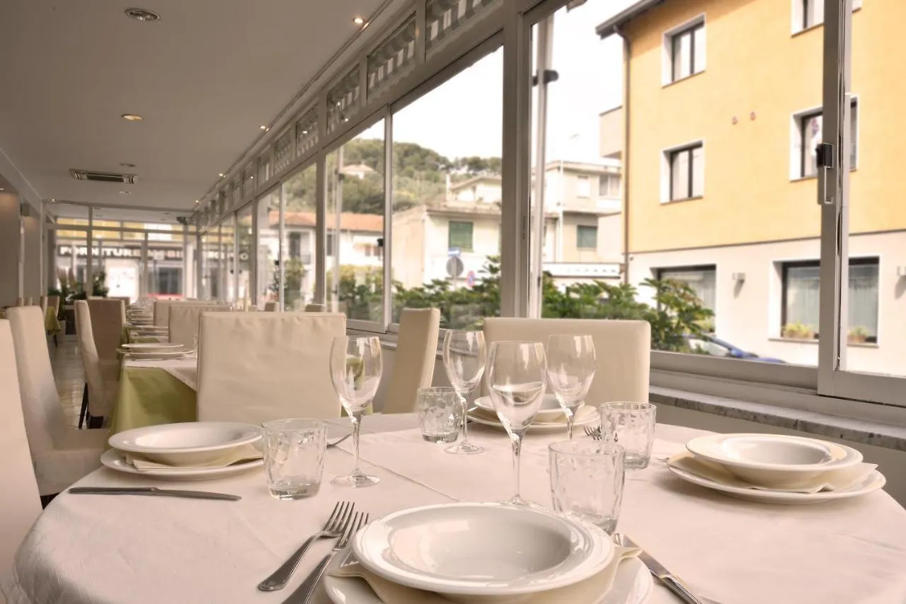 Hotel Ristorante La Marina Mhotelsgroup San Bartolomeo Al Mare
