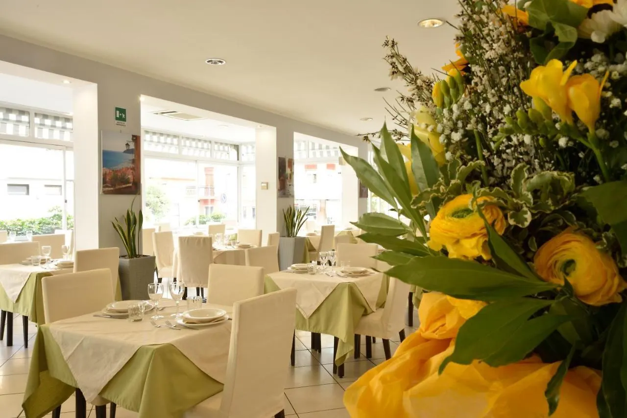 Hotel Ristorante La Marina Mhotelsgroup San Bartolomeo Al Mare